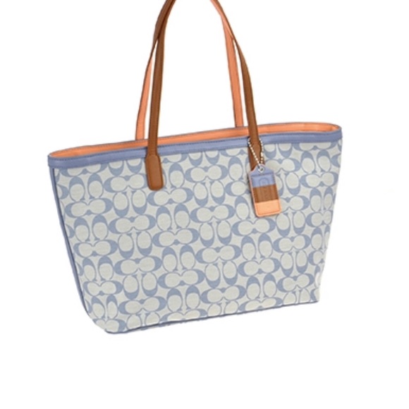 Coach Handbags - Coach Tote